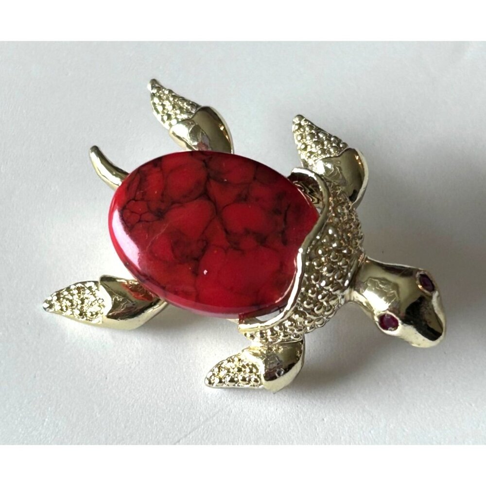 Vintage Signed Gerry's Gold Tone Metal Coral Color Sea Turtle Brooch Pin